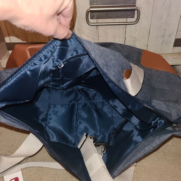 Buckle travel bag - Picture 5 of 6